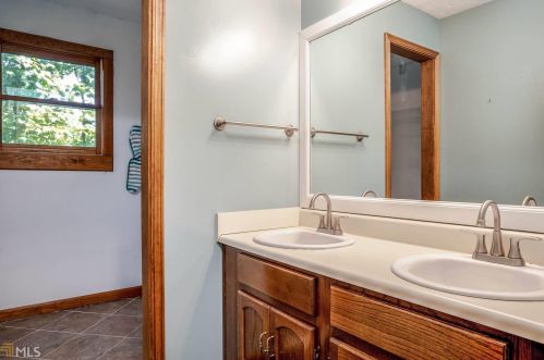 3890 Sundowner Ct, Conyers GA  30094-3870 exterior