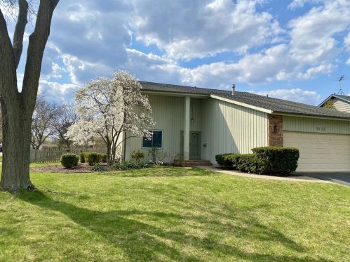 1452 Oak St, Palatine, IL 60067-2728