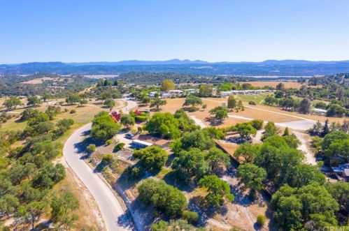 2111 Jolon Rd, Lake Nacimiento, CA 93426-9692