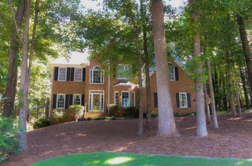 3770 Lake Seminole Dr, Buford, GA 30519-3768