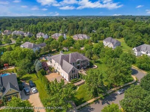 15 Pegasus Dr, Tinton Falls NJ 07724-2875 exterior