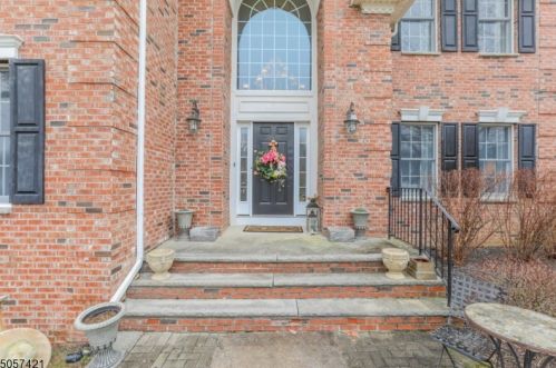 40 Skyview Dr, Sparta, NJ 07871-1784