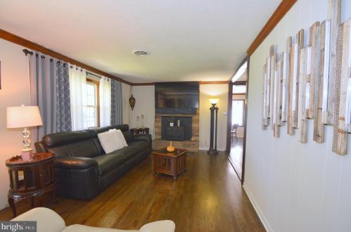 48 Calvin Unger Ln, Berkeley Springs WV 25411-5181 exterior