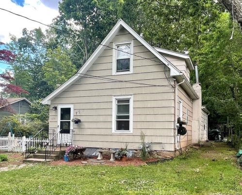 1206 Main St, Meriden, CT 06451-4981