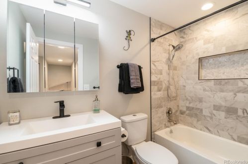 5580 Lansing Way, Englewood CO 80111-4104 exterior