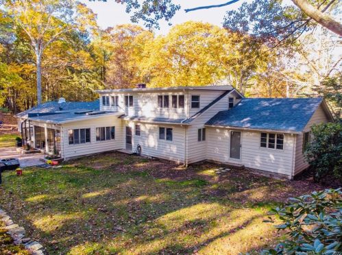16 Mashentuck Rd, Killingly CT  06239-2221 exterior
