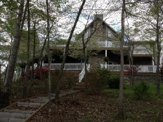 270 Forest Edge Rd, Wirtz, VA 24184-3754