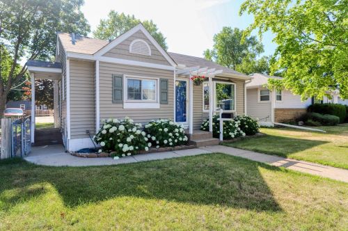 5251 4th St, Minneapolis, MN 55430-3224