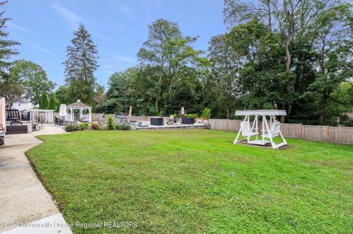 165 New Monmouth Rd, Middletown NJ  07748-2232 exterior