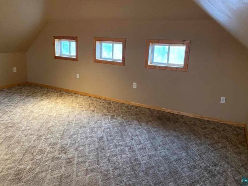 217 28th Ave, Duluth, MN 55812-2301