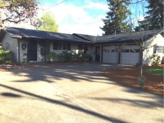 2561 Nova St, Springfield, OR 97477-7528