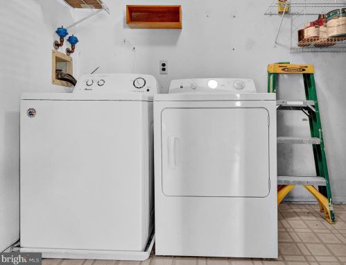 383 Silvia St, Trenton NJ 08628-3238 exterior