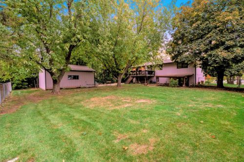 236 79th St, Willowbrook IL  60527-2402 exterior