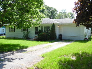 7076 West St, Hillcrest, IL 61068-9327