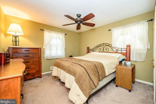 5 Petty Rdg Rd, Trenton NJ 08620-2419 exterior