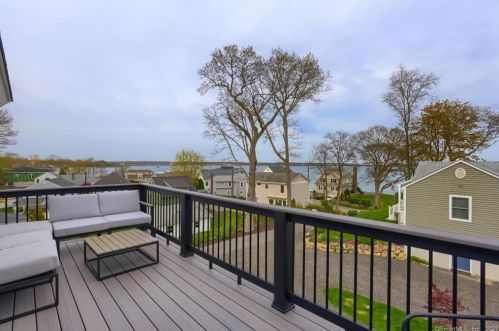 31 Shore Rd, Niantic, CT 06357-3507