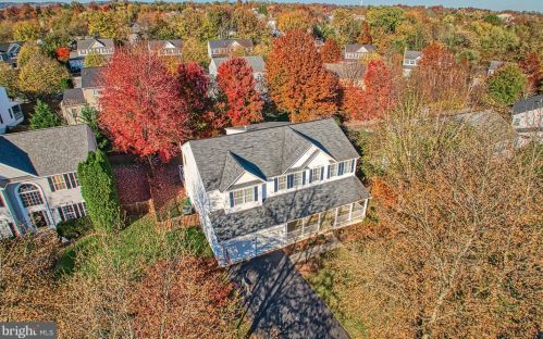 409 Gatepost Ct, Purcellville, VA 20132-7205