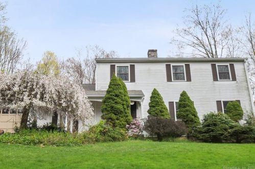 6 Signal Hill Rd, Wallingford, CT 06492-5524