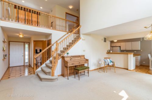 203 Lancelot Ln, Palatine, IL 60074-6823