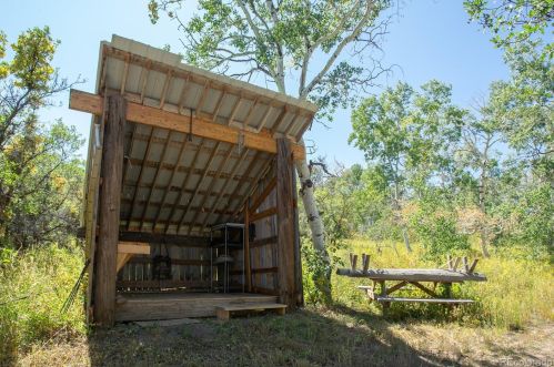 21900 Middle Creek Rd, Oak Creek CO 80467-9727 exterior