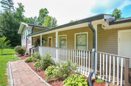 576 Cross Plains Rd, Carrollton, GA 30116-9042