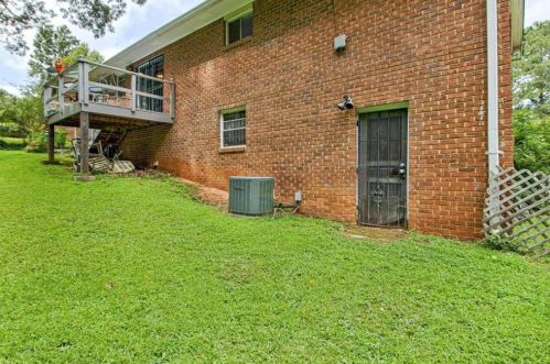 2203 Fairway Cir, Atlanta GA  30319-3825 exterior