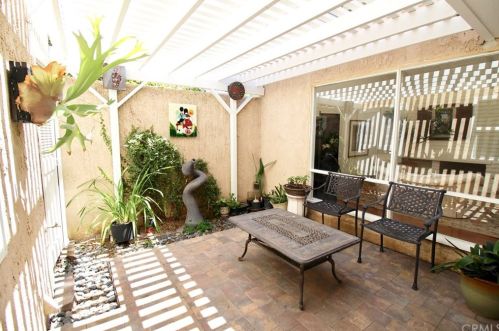 5 Cypress Tree Ln, Irvine CA  92612-2211 exterior