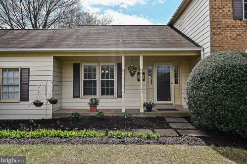 8459 Broken Arrow Ct, Annandale, VA 22003-1167