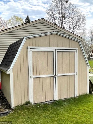 7692 Groveland Rd, Saint Paul MN  55112-3815 exterior