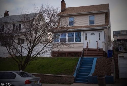43 Berkeley Pl, Bloomfield, NJ 07003-4801