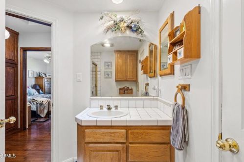 3540 Altura Ave, Glendale CA 91214-3302 exterior