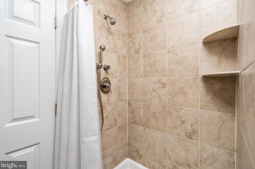 10 Frst Ln, Trenton NJ 08628-1603 exterior