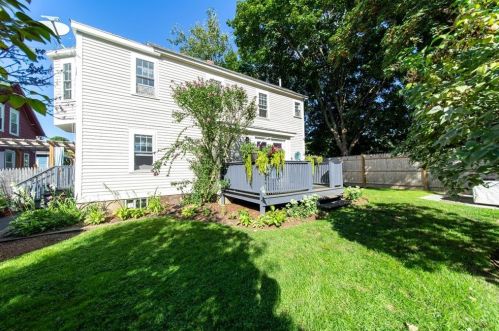18 Lincoln St, Warwick RI  02818-3603 exterior