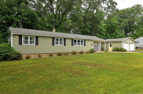 921 Farmington Dr, Cheshire, CT 06410-4253