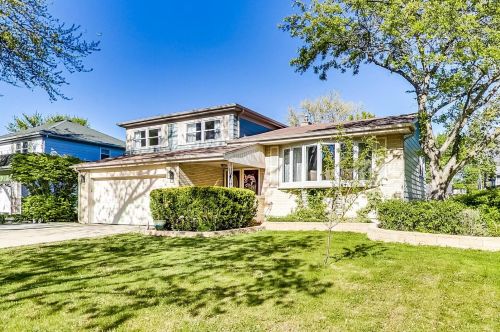 1715 Beech Rd, Mount Prospect, IL 60056-1601
