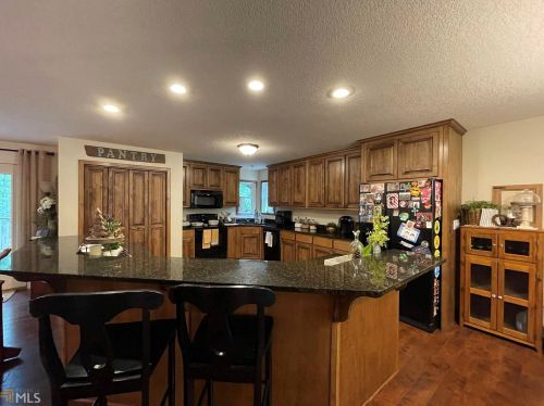 144 Cherry Wood Ln, Bowman, GA 30624-2238
