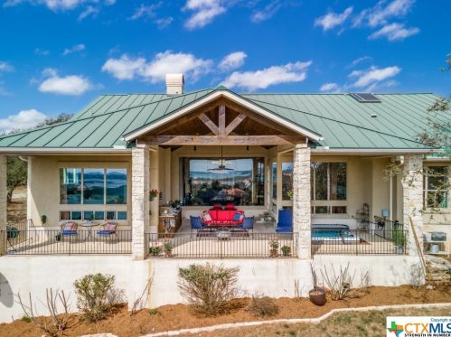 1009 Bluewater Pl, Spring Branch TX 78070-5485 exterior