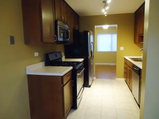 492 Lodge Trl, Wheeling IL  60090-5152 exterior