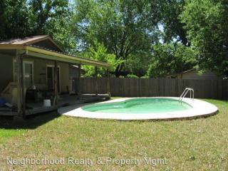 8412 Daleview Dr, Austin TX  78757-7511 exterior