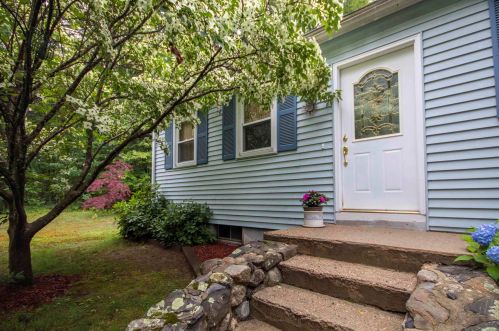 44 Drew Rd, Derry, NH 03038-5714