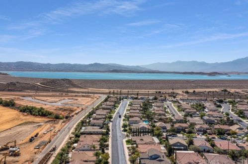 17876 Robusta Dr, Riverside CA  92503-7072 exterior