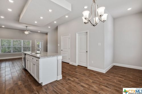 2820 Puter Creek Rd, Spring Branch TX  78070 exterior