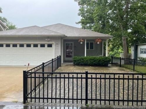 66 Island Rd, Killingly CT  06241-1519 exterior