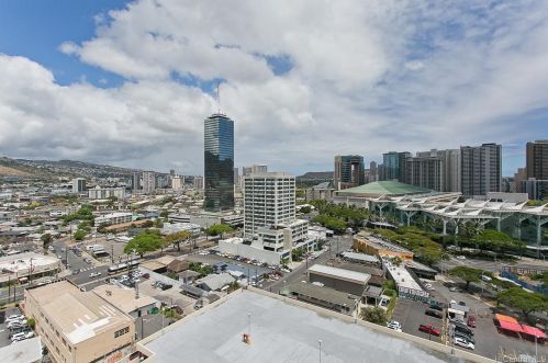 1655 Makaloa St, Honolulu HI  96814-3946 exterior