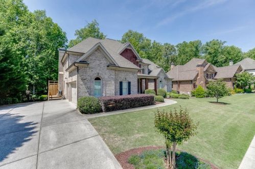2718 Kelly Cove Dr, Buford, GA 30519-3475