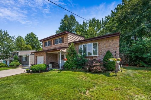 14 Harold St, Old Bridge, NJ 08857-2263