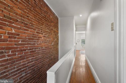 231 Mulberry St, Lancaster PA  17603-3741 exterior