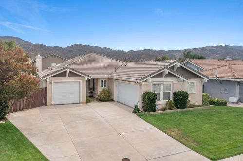 21805 Poinsettia Ln, Wildomar, CA 92595-7999