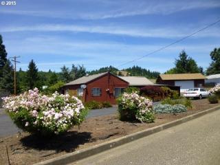 1223 Locust St, Oakland OR  97462-9627 exterior