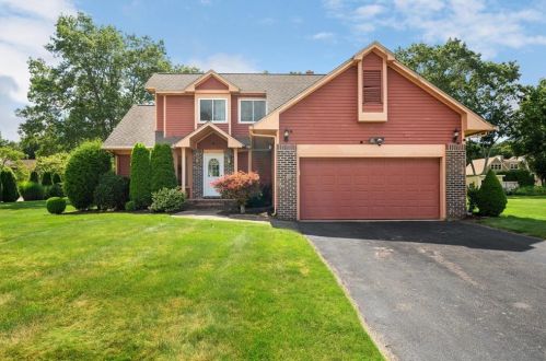 10 Cinnamon Dr, Providence, RI 02919-3007